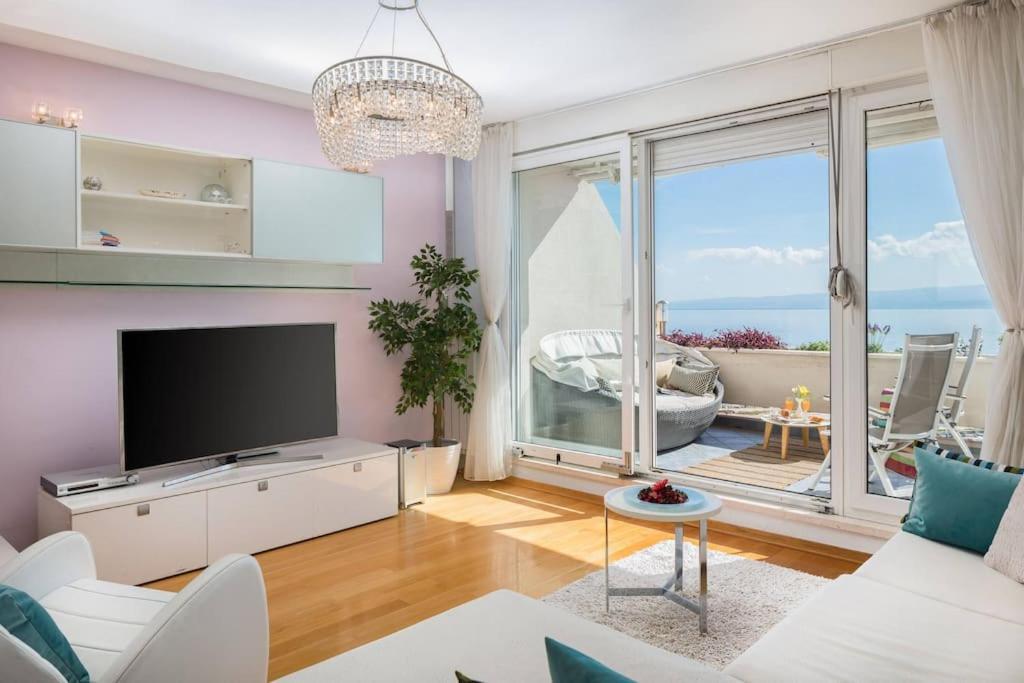 Apartment Brilliant Blue Luxury